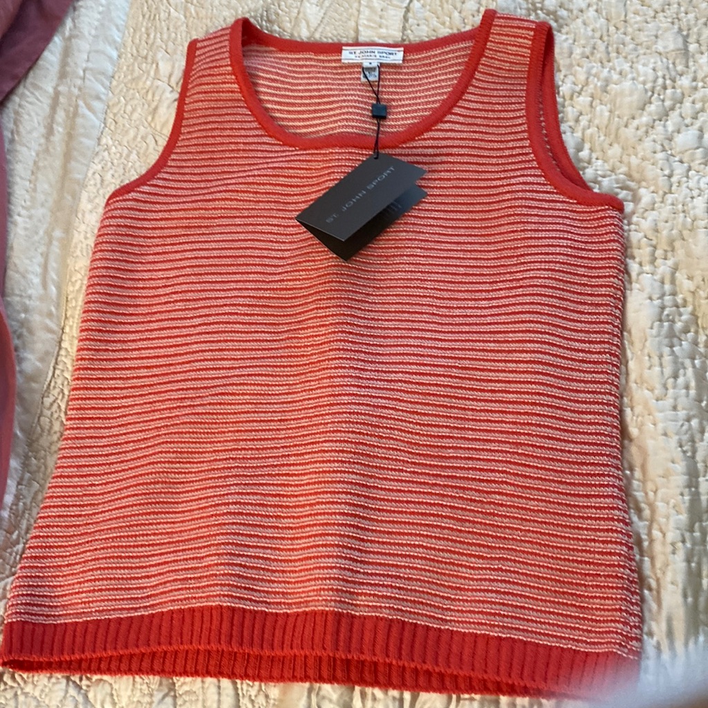 Beautiful Nwt St. John Sport Knit Top. Size S
